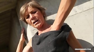 Hot blonde tattooed old cougar gives the best blowjobs